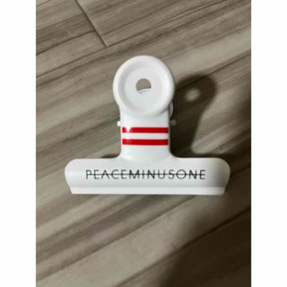 ピースマイナスワン(PEACEMINUSONE)の【即日発送】PEACEMINUSONE クリップ ホワイト 1点のみ(アイドルグッズ)