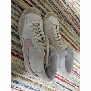 ナイキ(NIKE)のNIKE BLAZER MID 77 ピンク(スニーカー)