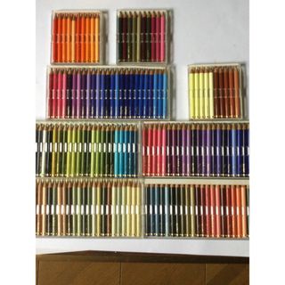 フェリシモ(FELISSIMO)の500色色鉛筆25色が5個、10色が3個(色鉛筆)