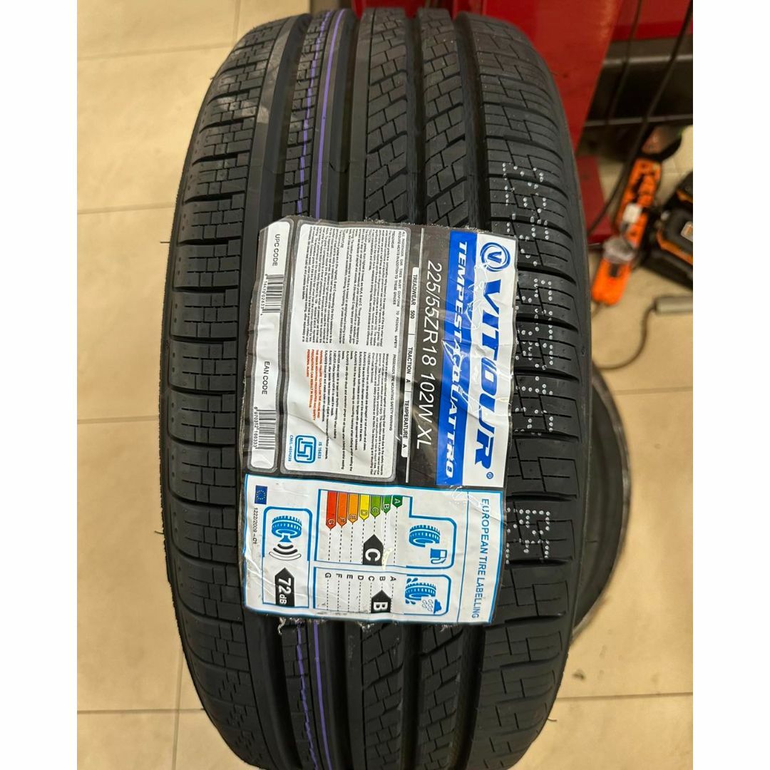 225/55R18 新品未使用 タイヤ 4本セット 送料無料!18インチ