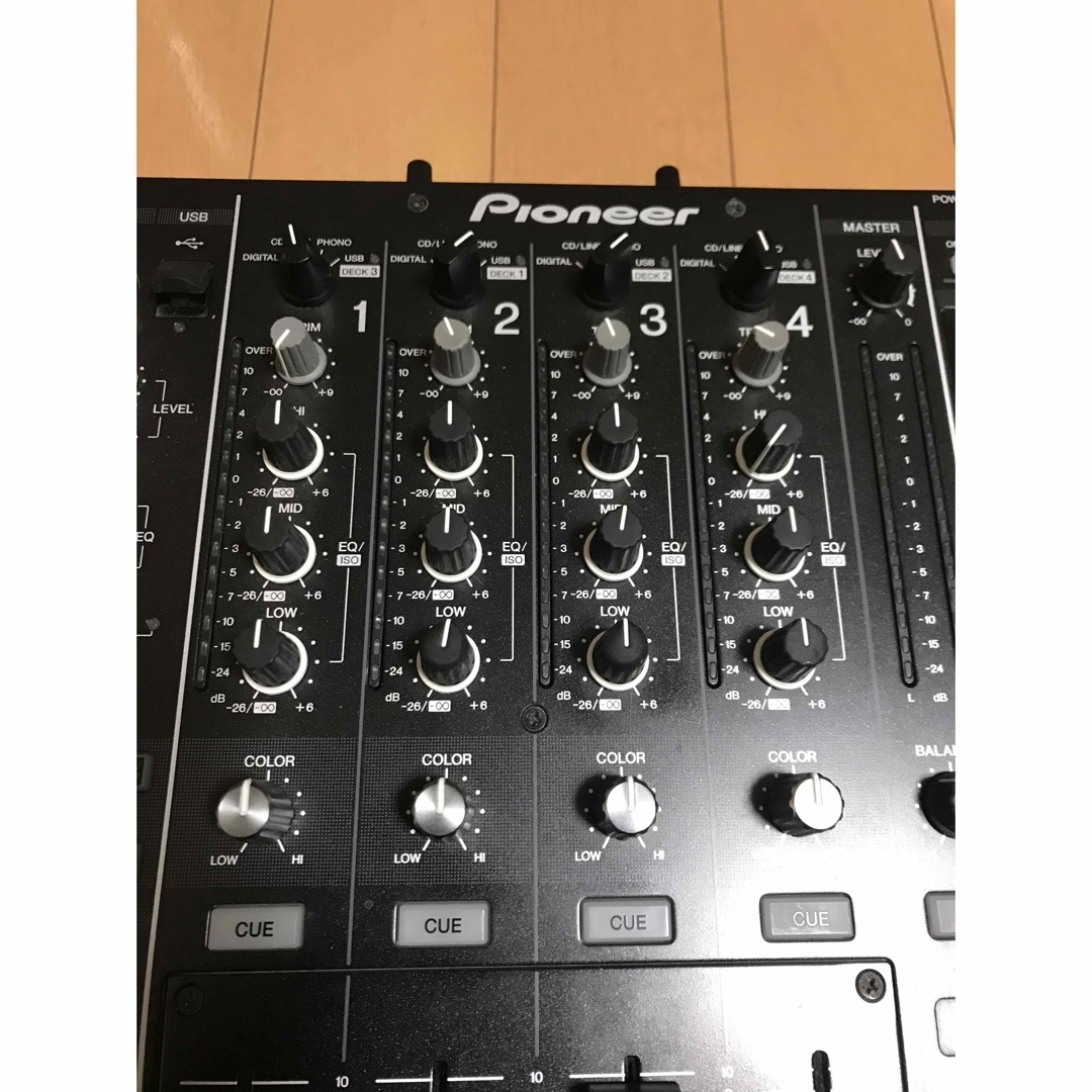 Pioneer(パイオニア)の【希少】DJM900 SRT serato Pioneer 楽器のDJ機器(DJミキサー)の商品写真