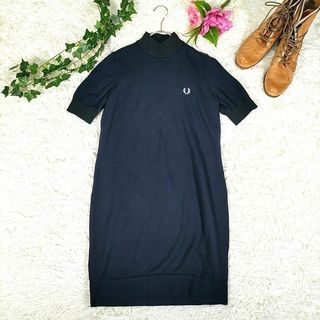 フレッドペリー(FRED PERRY)のフレッドペリー◎上質 ニットワンピース(M)膝丈ワンピース ウール 刺繍ロゴ(ひざ丈ワンピース)