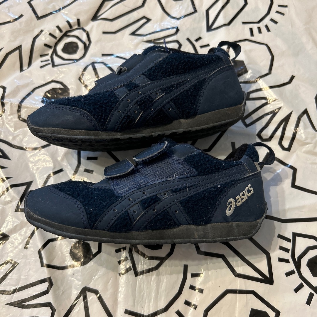 asics(アシックス)のお値下げ　asics  スニーカー　17.5センチ キッズ/ベビー/マタニティのキッズ靴/シューズ(15cm~)(スニーカー)の商品写真