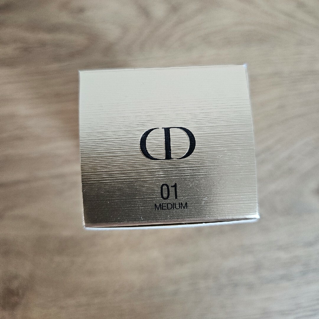 Dior(ディオール)のDior BBクリーム BLEMISH BALM 01 コスメ/美容のベースメイク/化粧品(BBクリーム)の商品写真