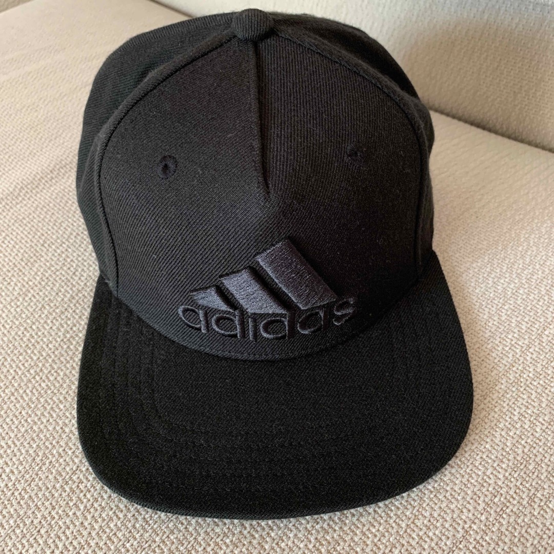 adidas(アディダス)のアディダスキャップ　フリーサイズ メンズの帽子(キャップ)の商品写真