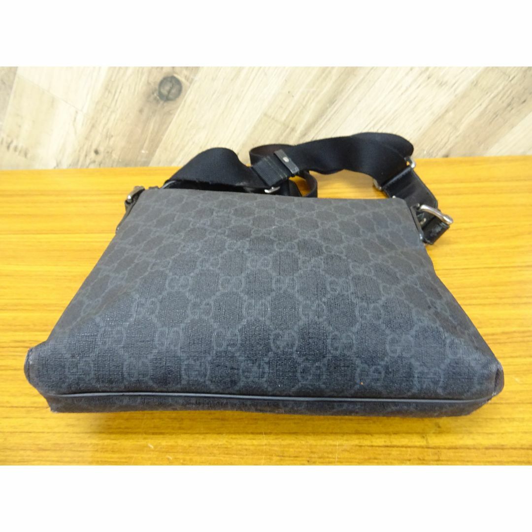 Gucci(グッチ)のK水009/ グッチ PVC レザー ショルダーバッグ GGスプリーム メンズのバッグ(ショルダーバッグ)の商品写真