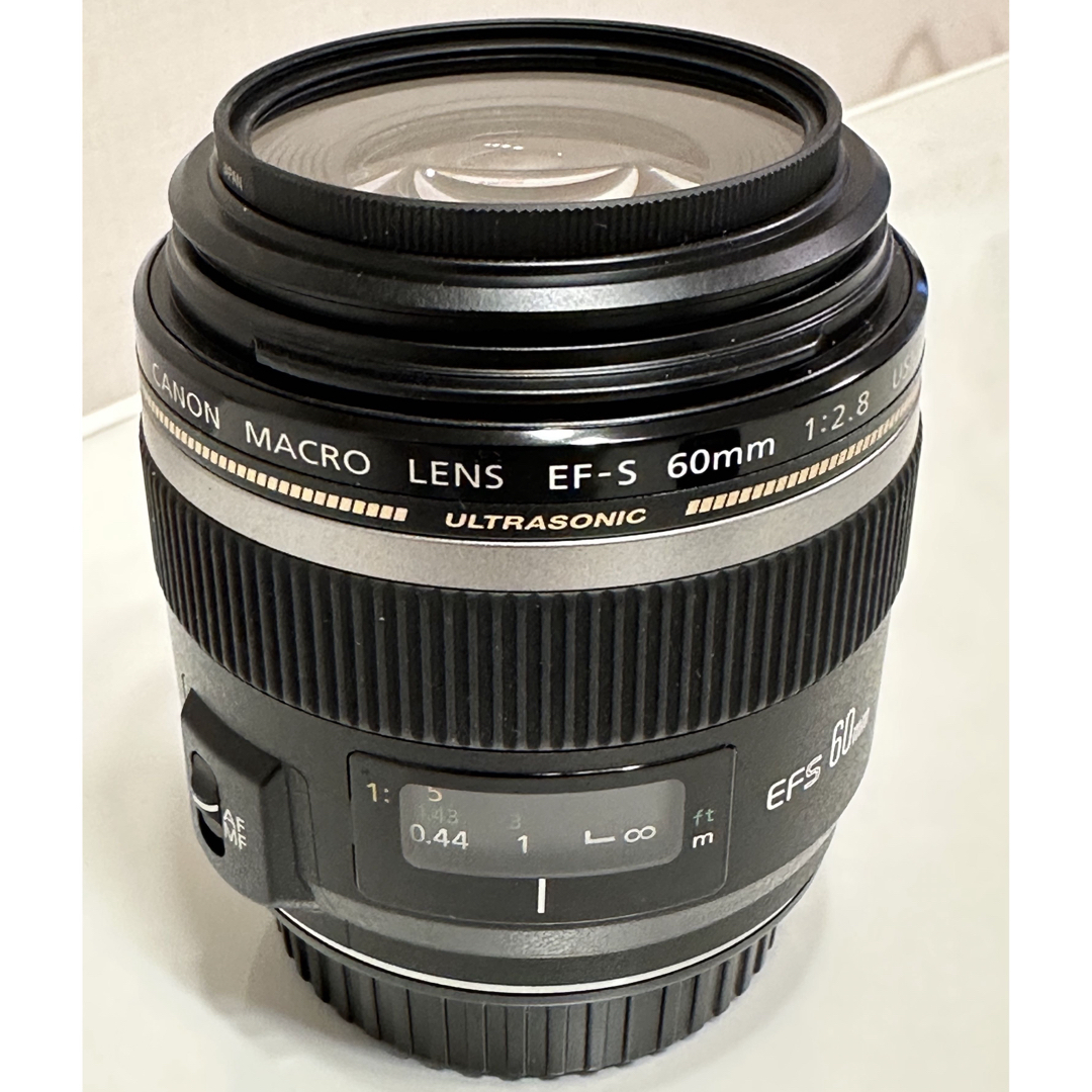 Canon(キヤノン)のCanon MACROLENS EF-S 60mm 1:2.8 USM ケース付 スマホ/家電/カメラのカメラ(レンズ(単焦点))の商品写真