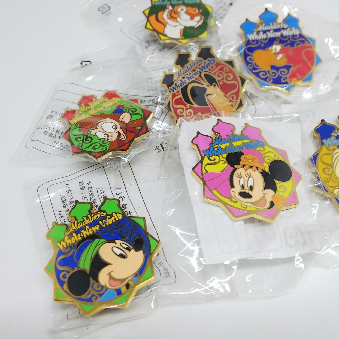 Disney(ディズニー)の【非売品】TDS ピンバッチ アラジン宮殿 9種 エンタメ/ホビーのおもちゃ/ぬいぐるみ(キャラクターグッズ)の商品写真