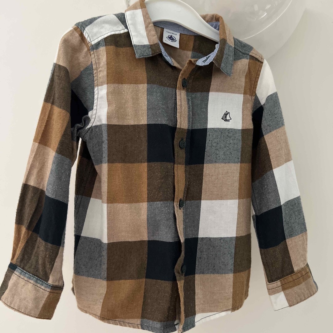 PETIT BATEAU(プチバトー)のプチバトーシャツ4ans キッズ/ベビー/マタニティのキッズ服男の子用(90cm~)(ジャケット/上着)の商品写真