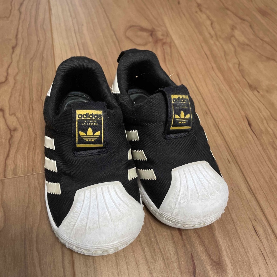 adidas(アディダス)のadidas キッズスニーカー　13cm キッズ/ベビー/マタニティのベビー靴/シューズ(~14cm)(スニーカー)の商品写真