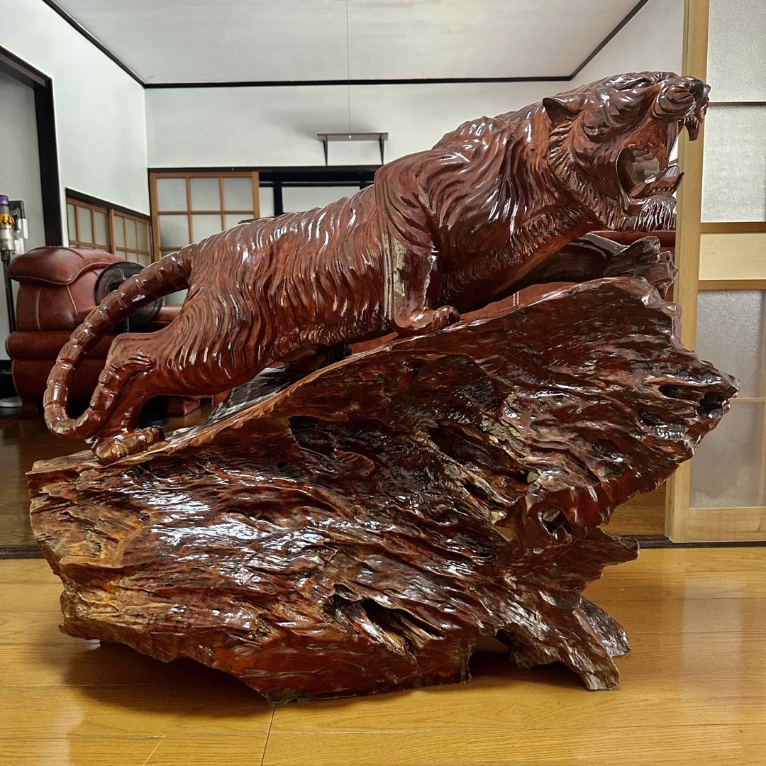 一点物 特大 木彫り 虎 トラ 置物 日本 インテリア オブジェ 一刀彫-