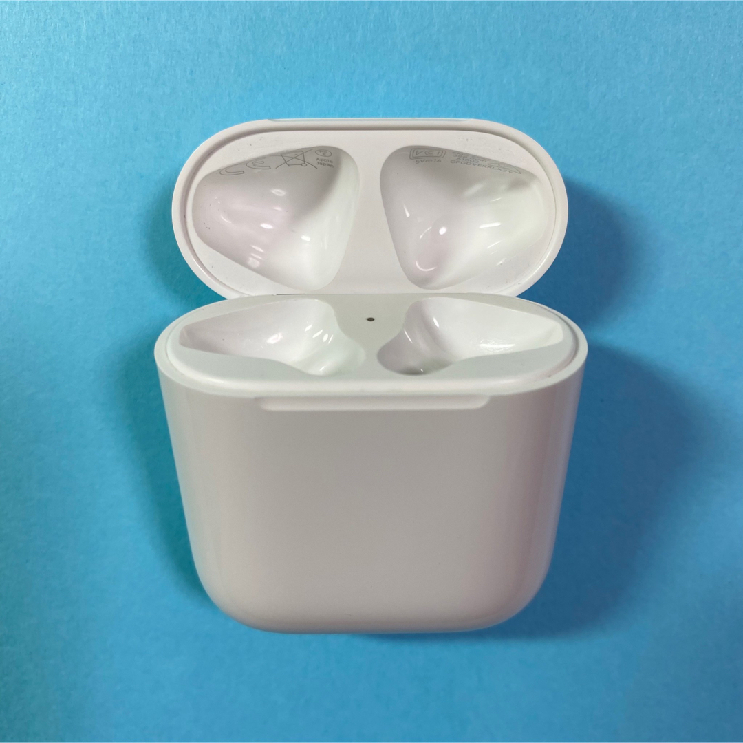 Apple(アップル)のAirPods 充電ケース　第1世代　第一世代　充電器　ケース　充電　A1602 スマホ/家電/カメラのオーディオ機器(ヘッドフォン/イヤフォン)の商品写真