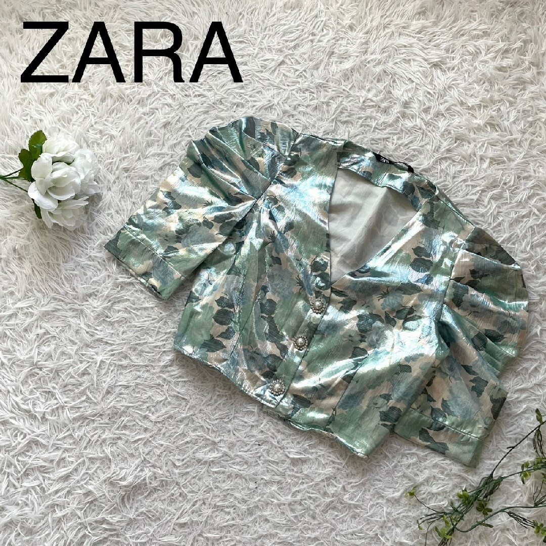 ZARA(ザラ)のZARA  ザラ  パワーショルダー　ショート丈 レディースのトップス(シャツ/ブラウス(半袖/袖なし))の商品写真