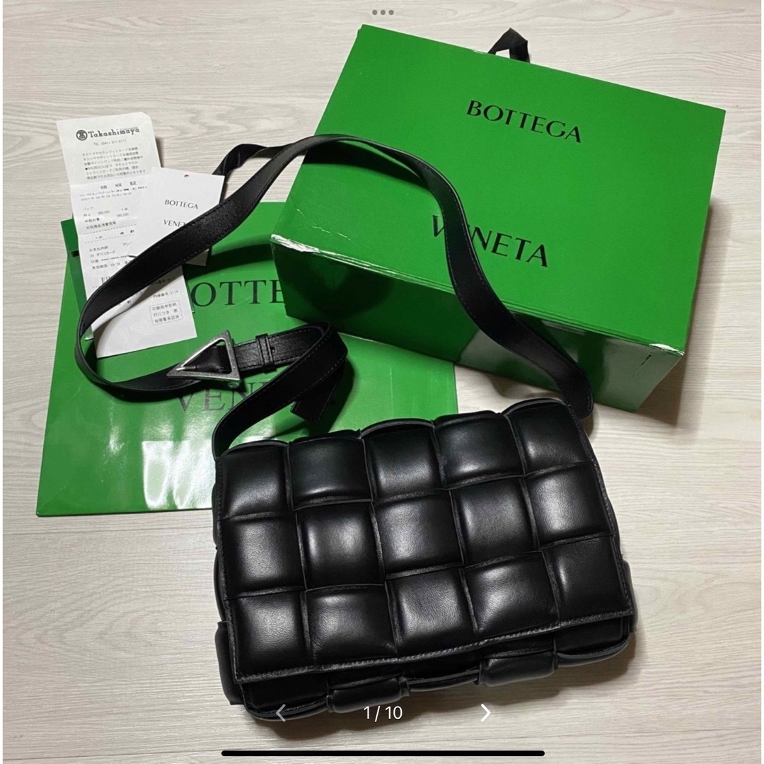 Bottega Veneta(ボッテガヴェネタ)のボッテガヴェネタ　パデッドカセット レディースのバッグ(ショルダーバッグ)の商品写真