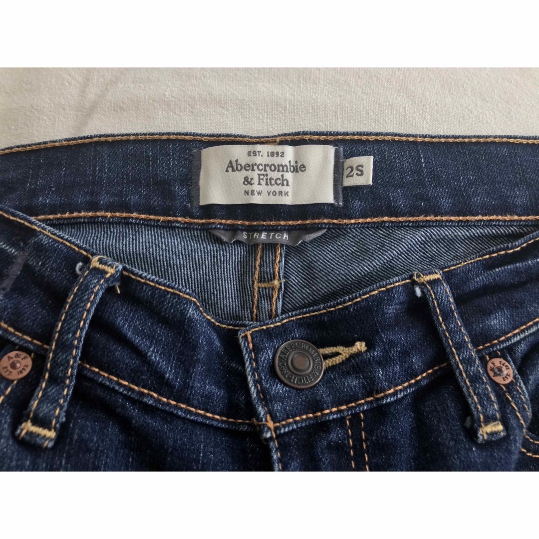 Abercrombie&Fitch(アバクロンビーアンドフィッチ)のアバクロンビー&フィッチブーツカットデニム　ストレッチデニム レディースのパンツ(デニム/ジーンズ)の商品写真