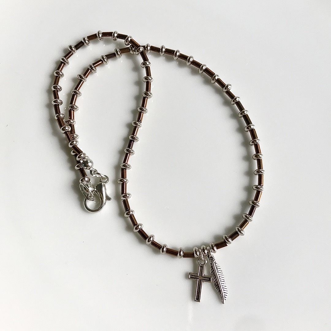 beads necklace＊cross×brown ハンドメイドのアクセサリー(ネックレス)の商品写真