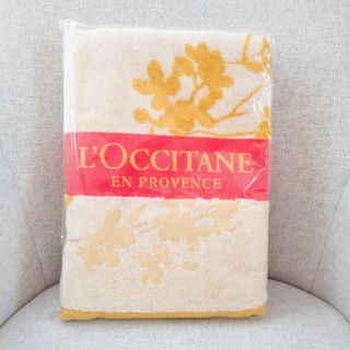 ロクシタン(L'OCCITANE)のL'OCCITANE ノベルティ バスタオル オスマンサス（金木犀）柄(タオル/バス用品)