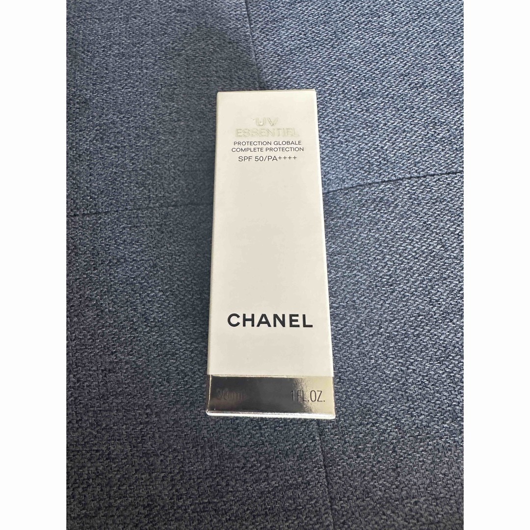 CHANEL(シャネル)のCHANEL シャネルエサンシエル 日やけ止めジェル未使用未開封 コスメ/美容のボディケア(日焼け止め/サンオイル)の商品写真