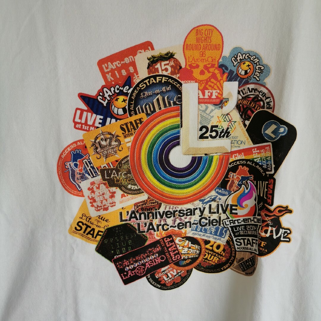 L'Arc～en～Ciel(ラルクアンシエル)のラルクアンシエル　L'Arc～en～Ciel　25周年アニバーサリー　Tシャツ メンズのトップス(Tシャツ/カットソー(半袖/袖なし))の商品写真