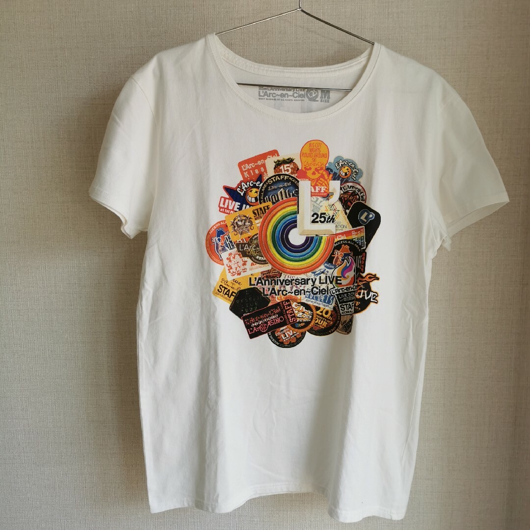 L'Arc～en～Ciel(ラルクアンシエル)のラルクアンシエル　L'Arc～en～Ciel　25周年アニバーサリー　Tシャツ メンズのトップス(Tシャツ/カットソー(半袖/袖なし))の商品写真