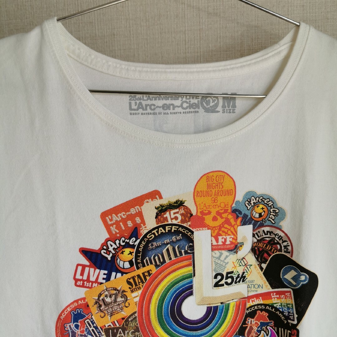 L'Arc～en～Ciel(ラルクアンシエル)のラルクアンシエル　L'Arc～en～Ciel　25周年アニバーサリー　Tシャツ メンズのトップス(Tシャツ/カットソー(半袖/袖なし))の商品写真