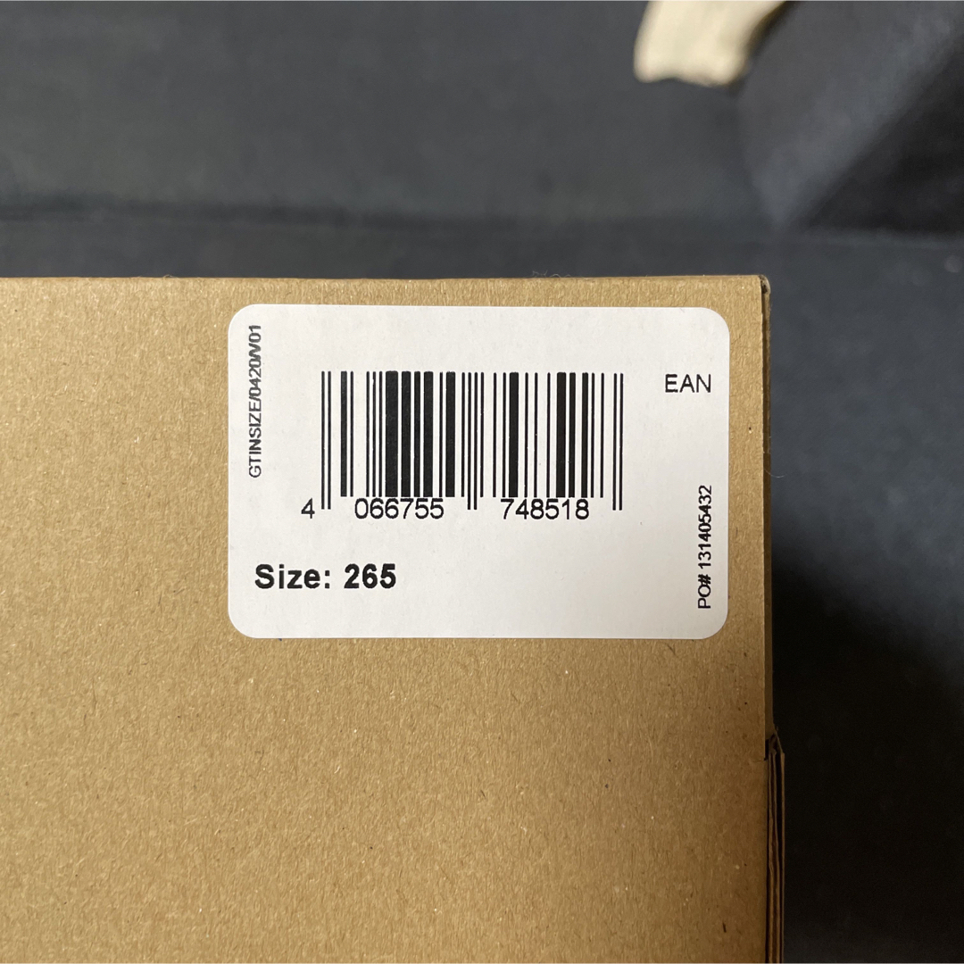 YEEZY（adidas）(イージー)のYZY FOAM RNR CARBON 26.5 メンズの靴/シューズ(サンダル)の商品写真
