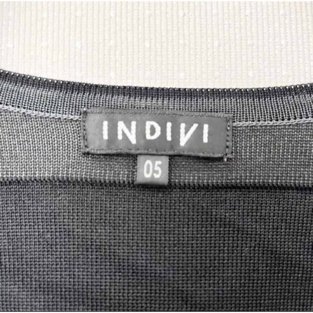 INDIVI(インディヴィ)の極美品✨INDIVI ニット ボーダー 黒 グレー Uネック 小柄 5号 XS レディースのトップス(ニット/セーター)の商品写真