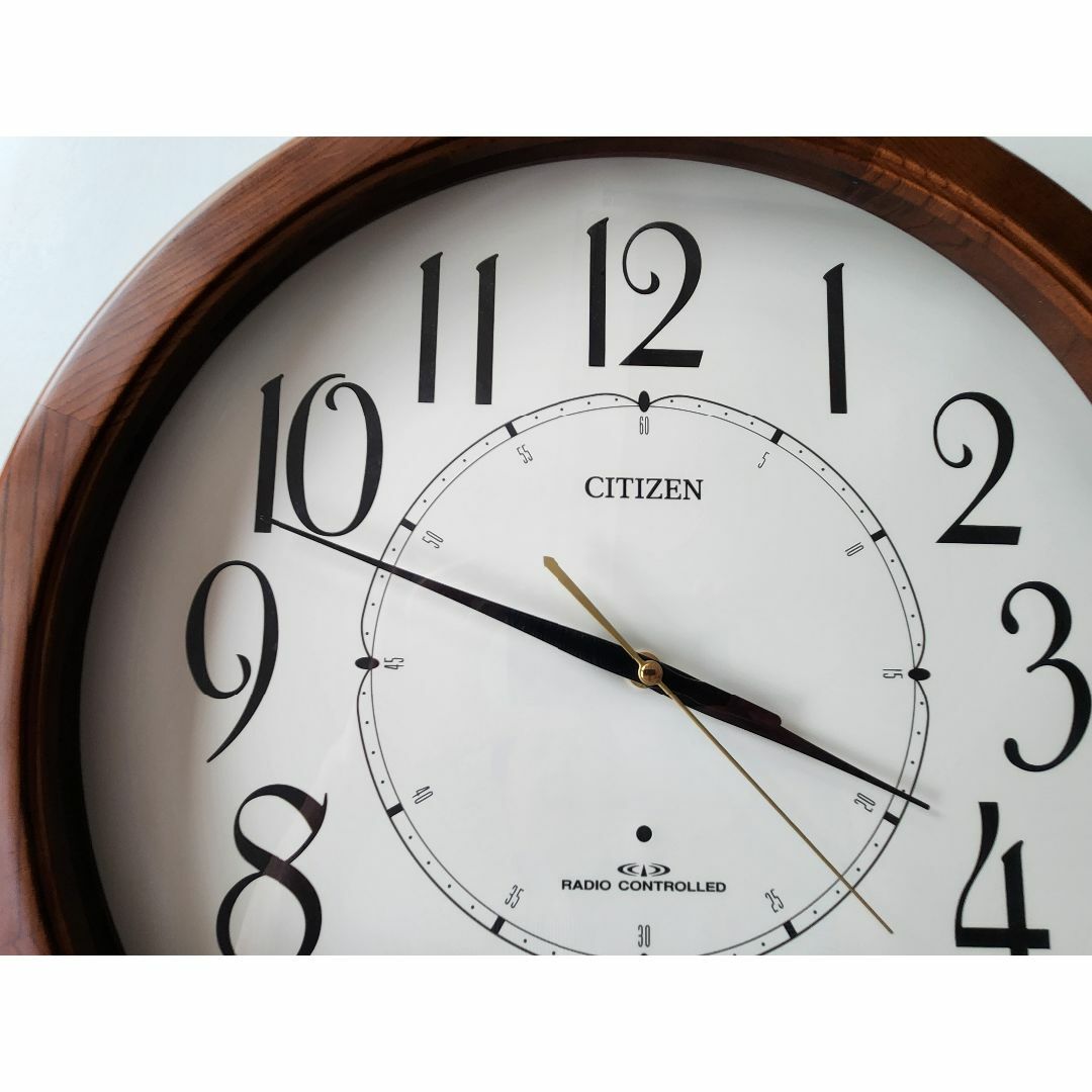 CITIZEN 電波時計 壁掛け 木製 丸形 - 掛時計/柱時計