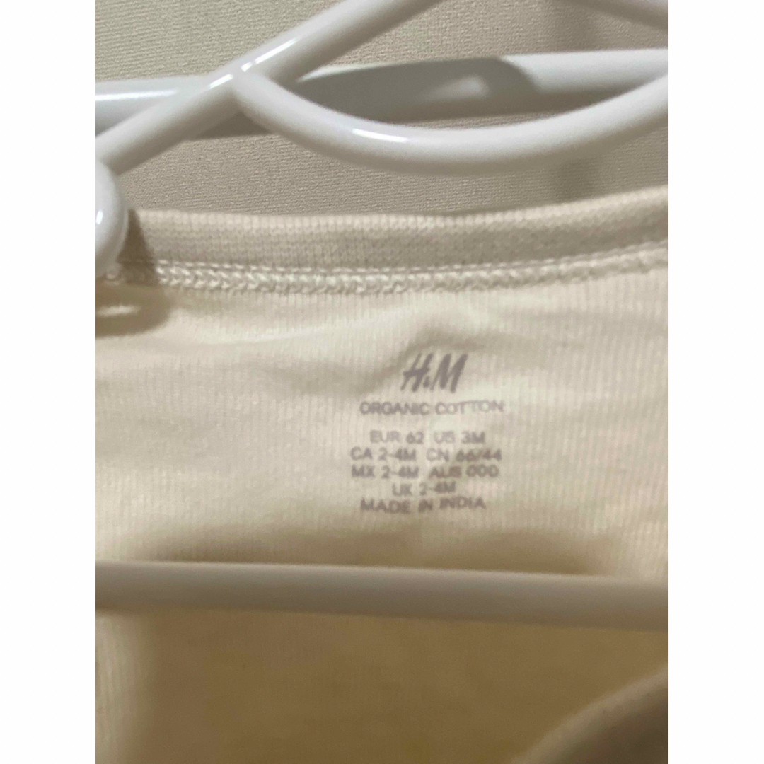 H&M 肌着 ロンパース キッズ/ベビー/マタニティのベビー服(~85cm)(肌着/下着)の商品写真