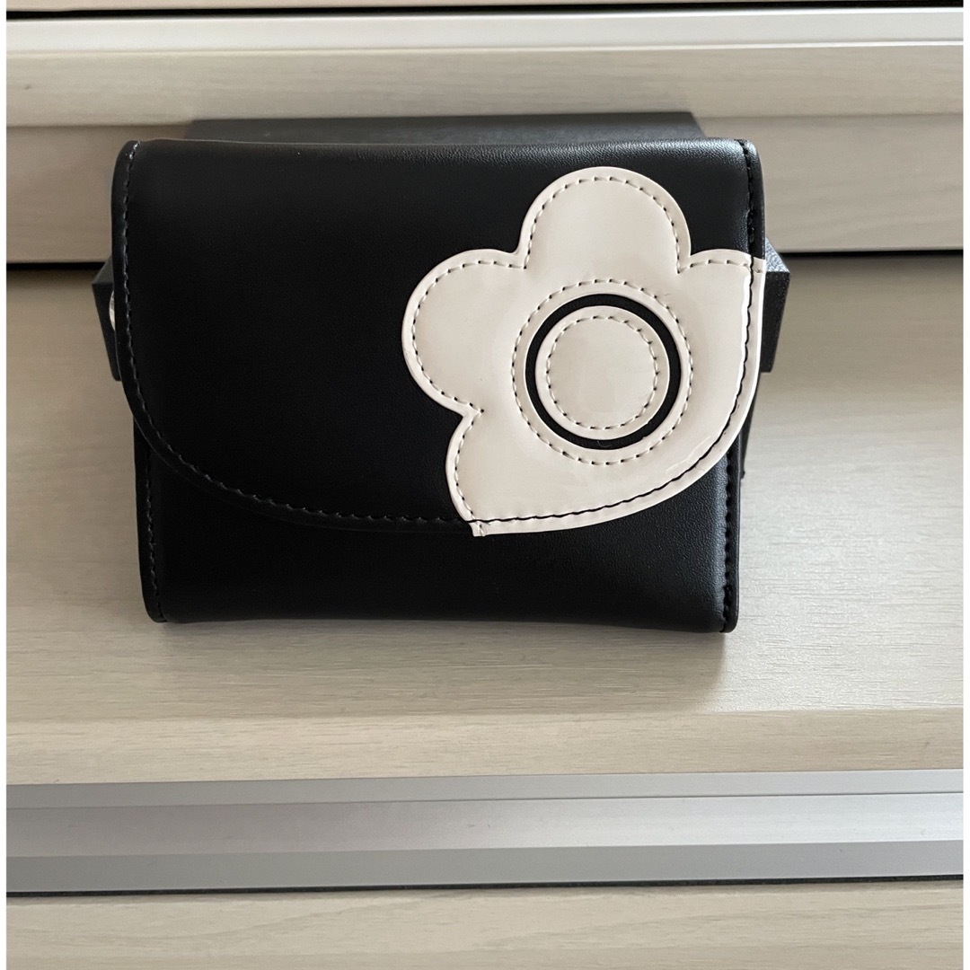 新品タグ付　MARY QUANT　ミニウォレット　可愛い　お花　ピンク　箱付き☆