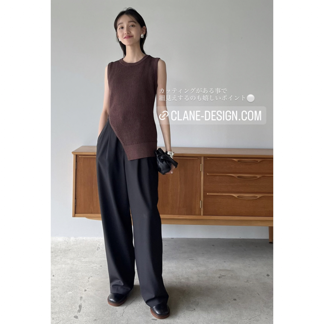 CLANE SLANT CUT NO SLEEVE KNIT TOPS