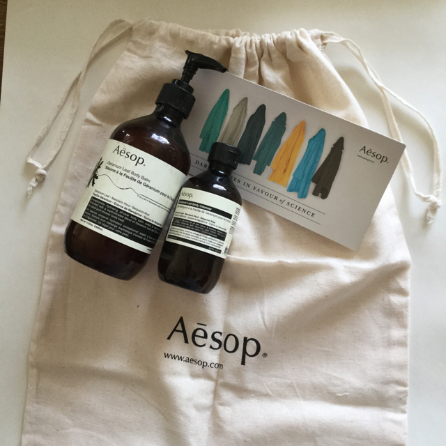 BARNEYS NEW YORK(バーニーズニューヨーク)の【Aesop】イソップ  ポストカード・ショッパーと空きボトル レディースのバッグ(ショップ袋)の商品写真