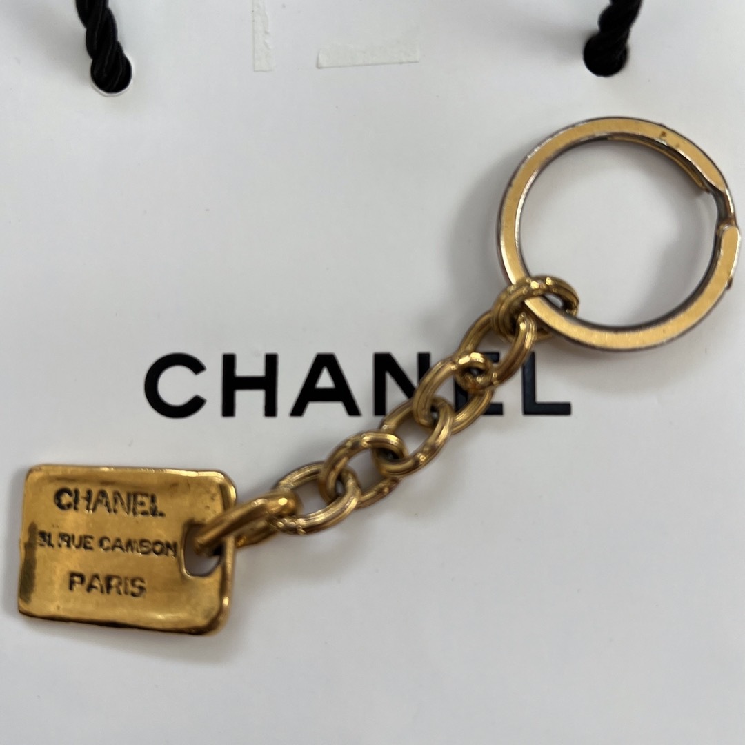 CHANEL出品中【希少】CHANEL／シャネル　チャーム　キーホルダー　ビンテージ（箱付き）