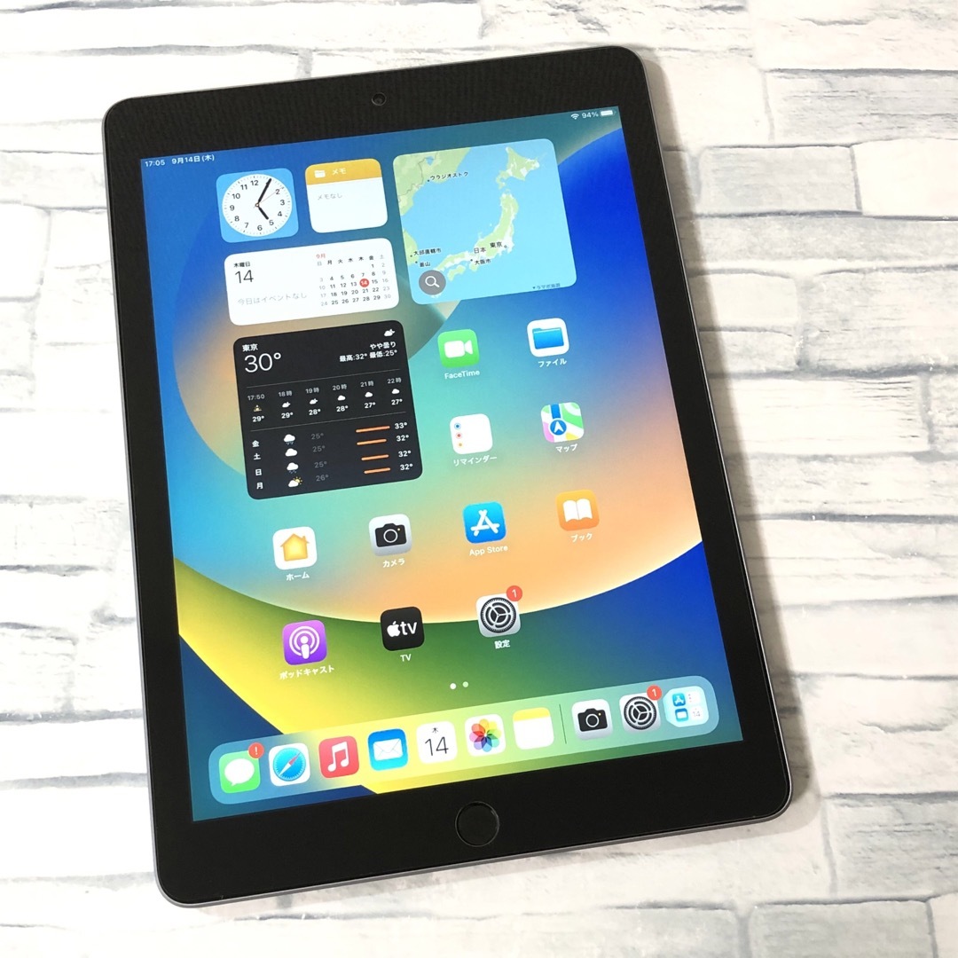 iPad - 第6世代 iPad 32GB wifiモデル 管理番号：1026の通販 by 朝食