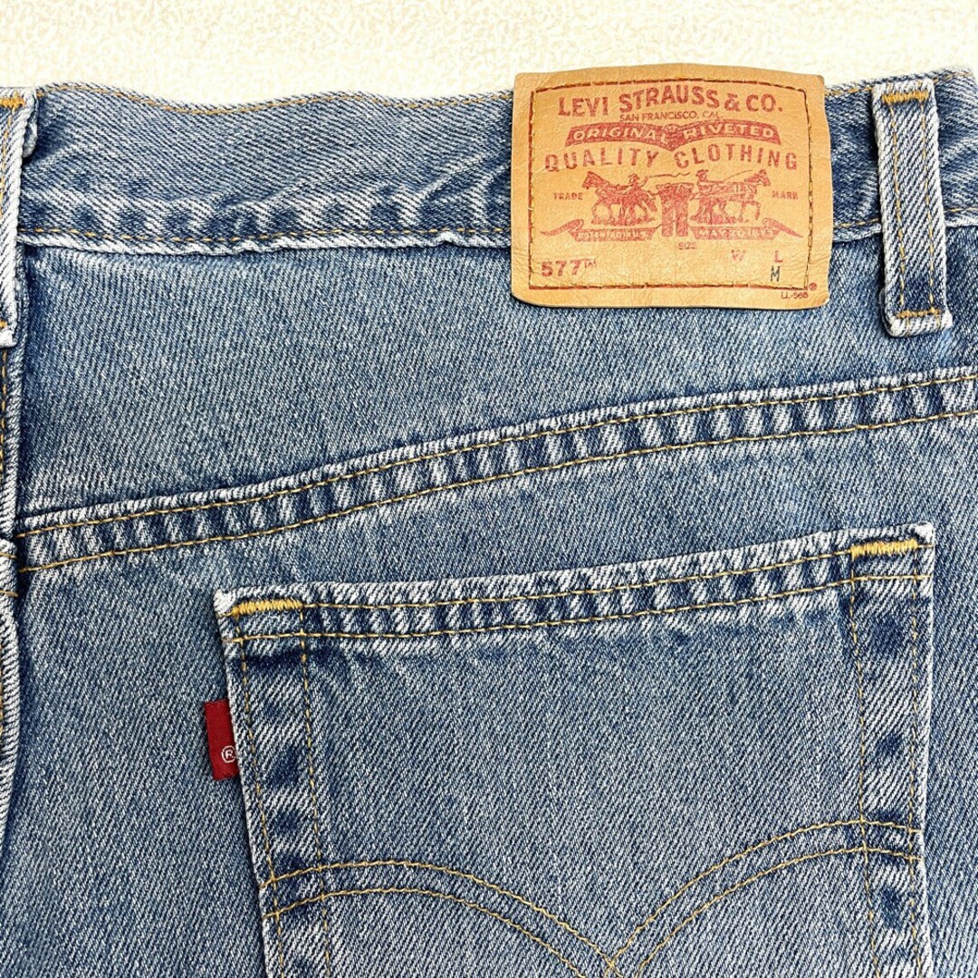 Levi's(リーバイス)の【中古】 リーバイス Levi's 577 デニム パンツ テーパード サイズ：W35 L32 インディゴ MADE IN U.S.A Levis  LOWER RISE LOOSE FIT メンズのスーツ(スラックス/スーツパンツ)の商品写真