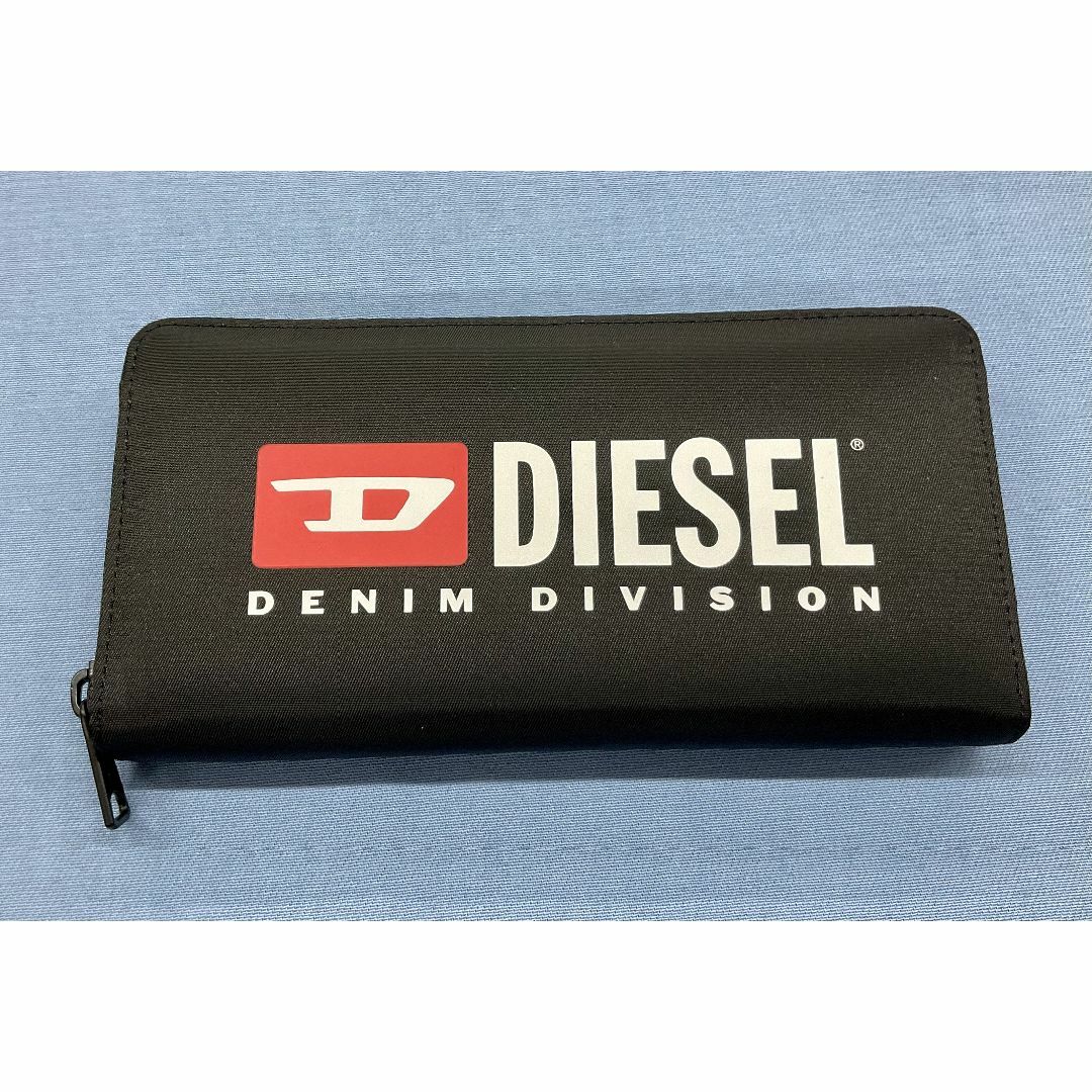 DIESEL(ディーゼル)のディーゼル　サイフ 0123　ブラック　ラウンドジップ　ロゴ　新品　X09540 メンズのファッション小物(長財布)の商品写真