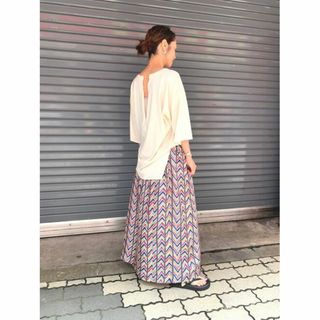 アパルトモンドゥーズィエムクラス(L'Appartement DEUXIEME CLASSE)の定価53,900円在庫1点　BANANATIME　プリント easy SKIRT(ロングスカート)