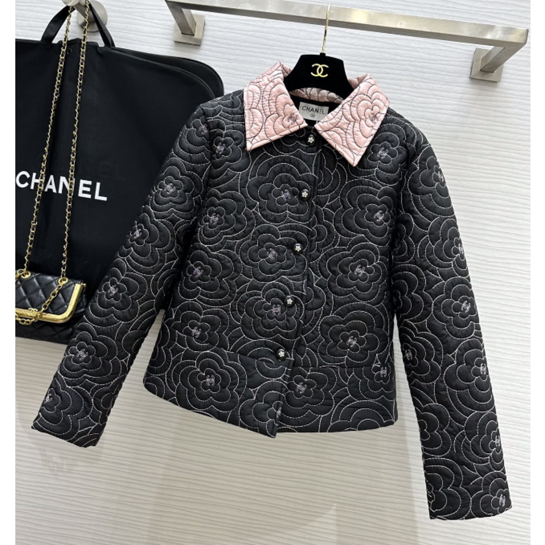 高級 《CHANEL》ロゴ 刺繍 綿入れ