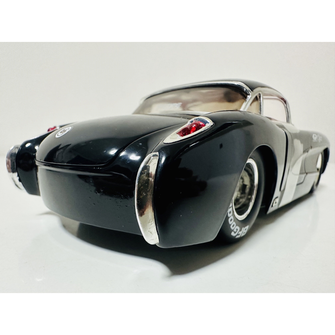 Chevrolet(シボレー)のジェイダ/’57 Chevyシボレー Corvetteコルベット 1/24絶版  エンタメ/ホビーのおもちゃ/ぬいぐるみ(ミニカー)の商品写真