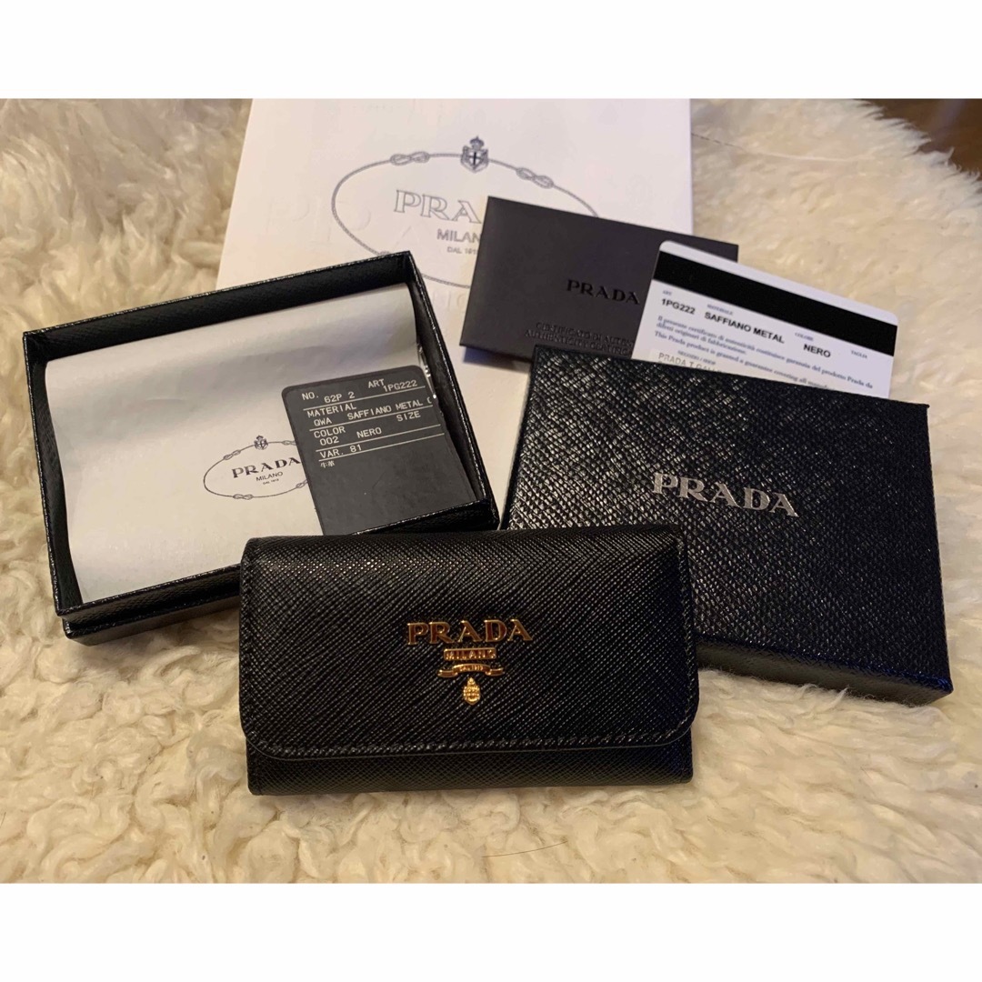 未使用品！ ☆PRADA☆ サフィアーノ キーケース 6連