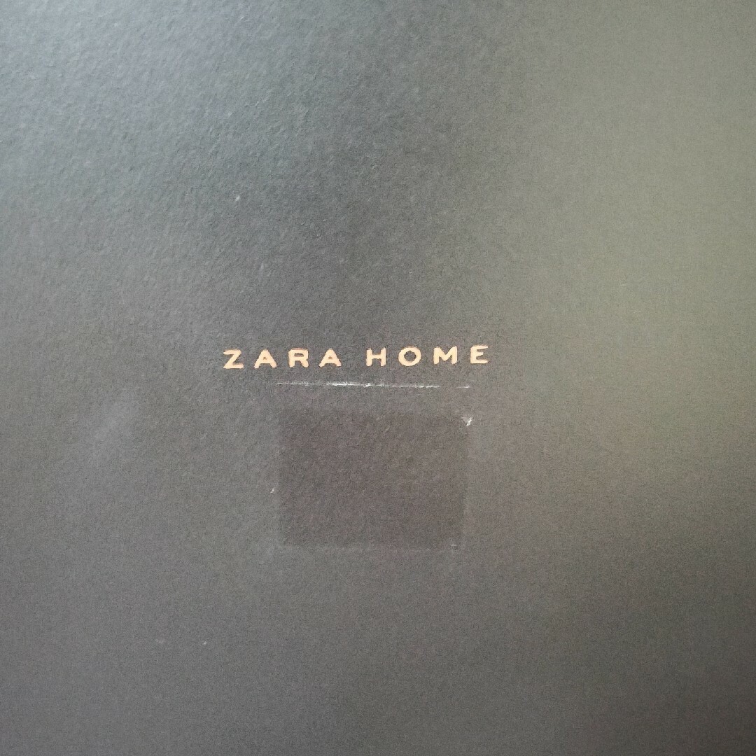 ZARA HOME(ザラホーム)の★送料無料★ ZARA HOME ザラホーム  円形ゴールドミラー　壁掛けミラー インテリア/住まい/日用品のインテリア小物(壁掛けミラー)の商品写真