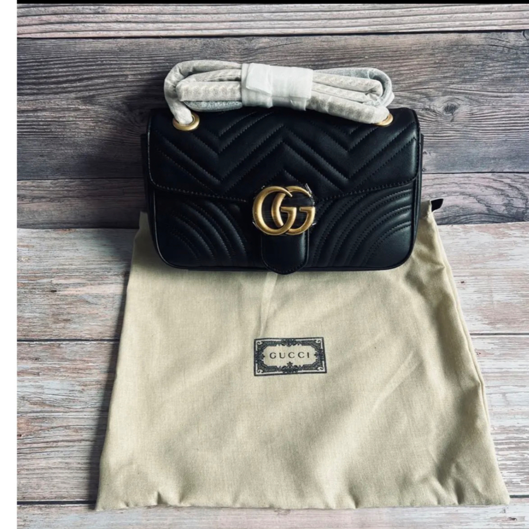 Gucci(グッチ)のGGマーモント キルティング スモール ショルダーバッグ レディースのバッグ(ショルダーバッグ)の商品写真