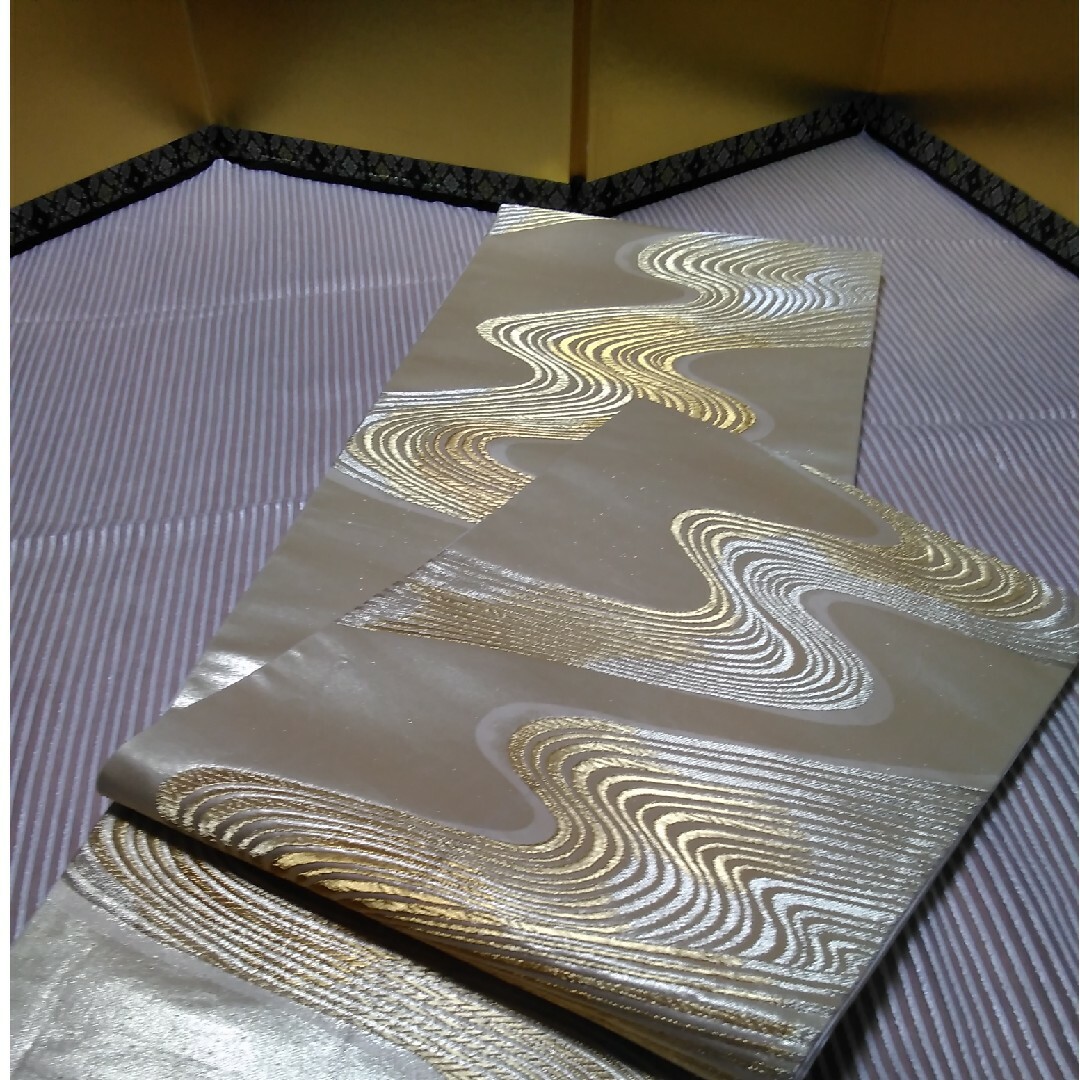 正絹 袋帯(金箔地に金の流水紋様 六通) 上品 正絹 袋帯(金箔地に金の流水紋様 六通) 上品