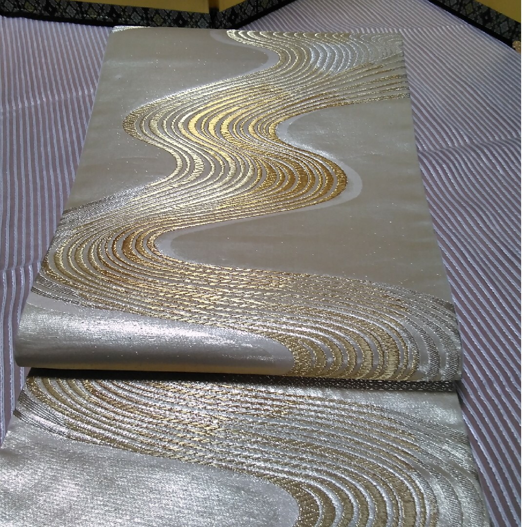 正絹 袋帯(金箔地に金の流水紋様 六通) 上品 正絹 袋帯(金箔地に金の流水紋様 六通) 上品