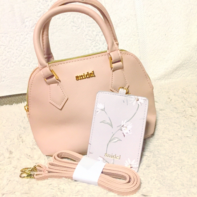 SNIDEL(スナイデル)のsnidelバッグ&パスケースセット新品 レディースのバッグ(ショルダーバッグ)の商品写真