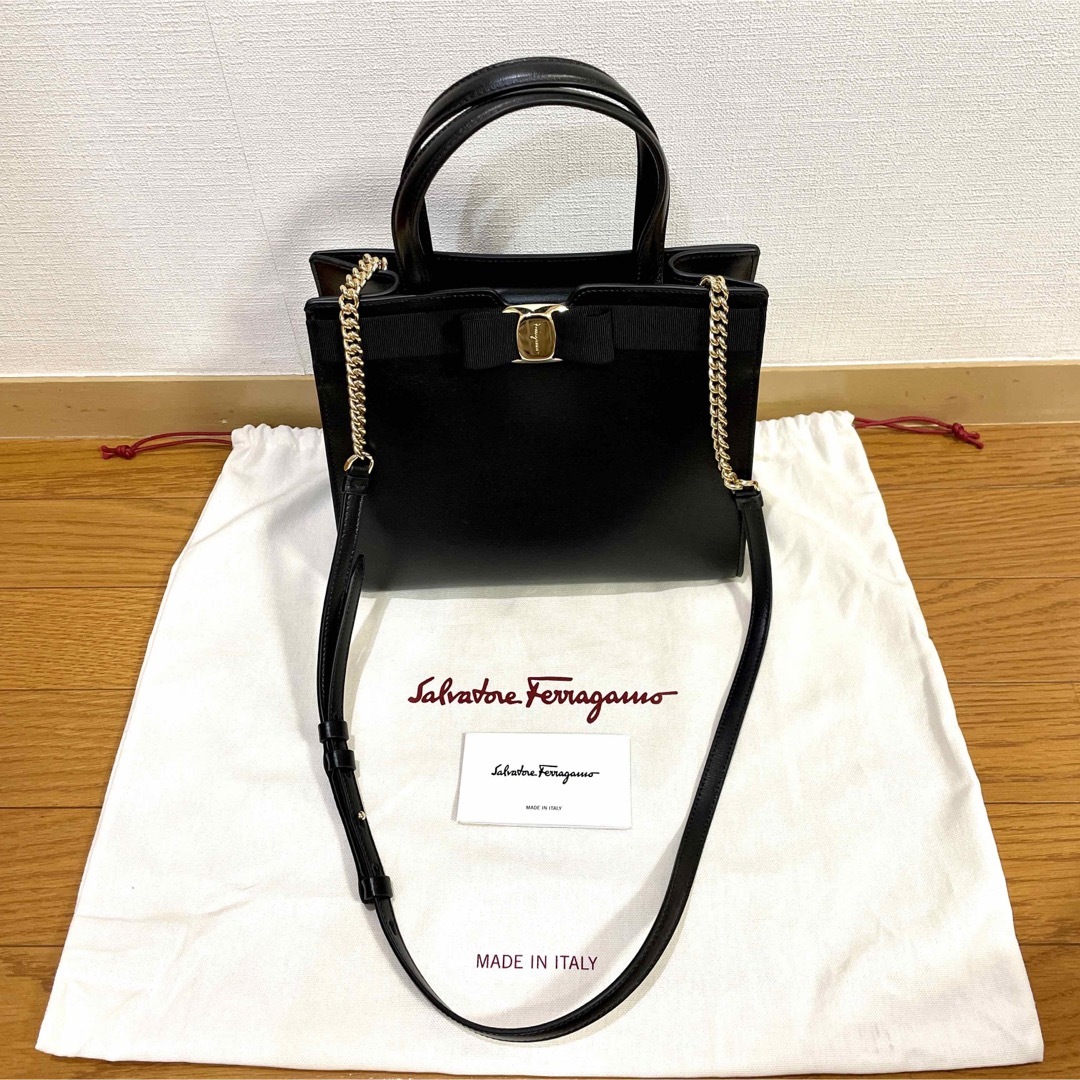 Salvatore Ferragamo - 美品 フェラガモ ヴァラリボン バッグ