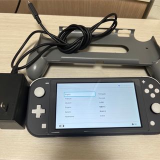 ニンテンドウ(任天堂)のスイッチライト　ニンテンドー(携帯用ゲーム機本体)