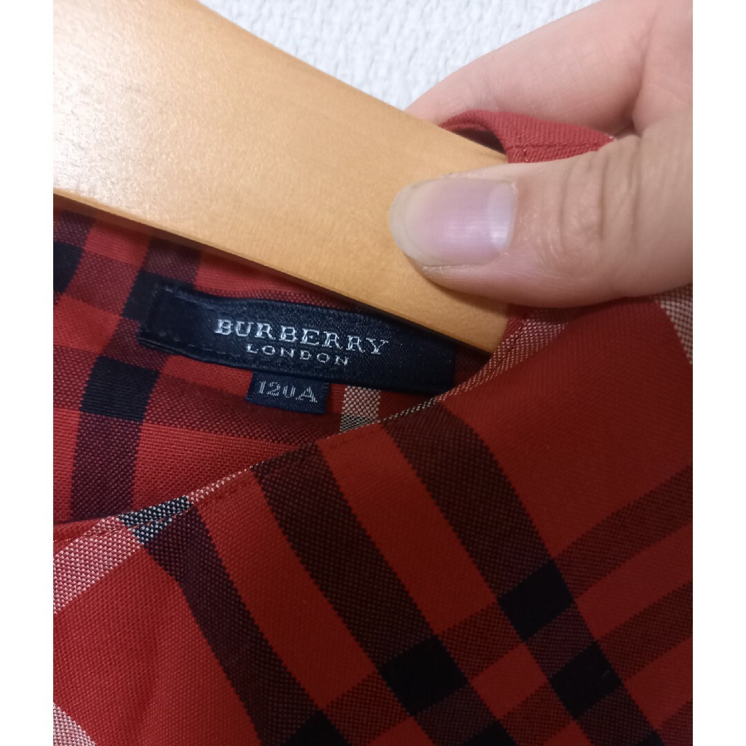 BURBERRY - バーバリーロンドン ノースリーブ ワンピース 赤 BURBERRY - バーバリーロンドン ノースリーブ ワンピース 赤