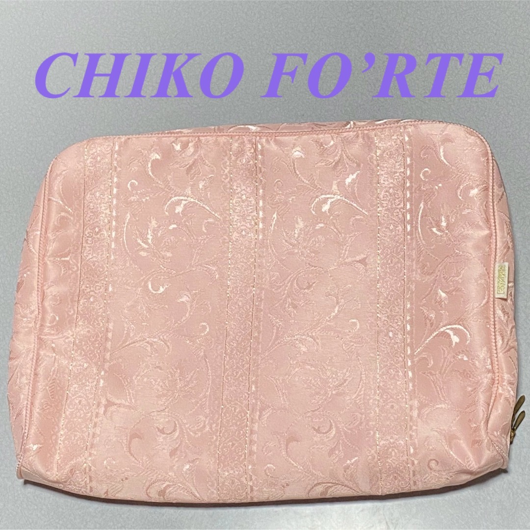 CHIKO FO’RTE トラベルポーチ レディースのファッション小物(ポーチ)の商品写真