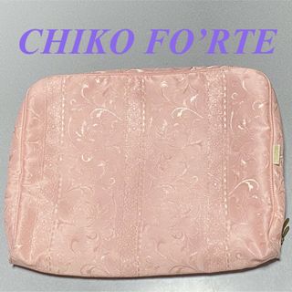 CHIKO FO’RTE トラベルポーチ(ポーチ)